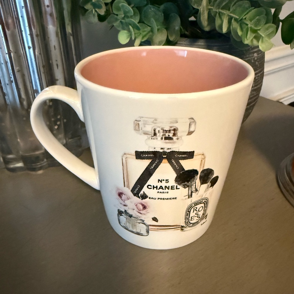 NWOT Amanda Greenwood art mug